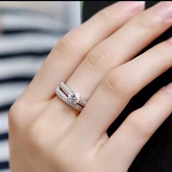 New Luxury 925 Silver Set Diamond Engagement Ring - Picture 4 of 6